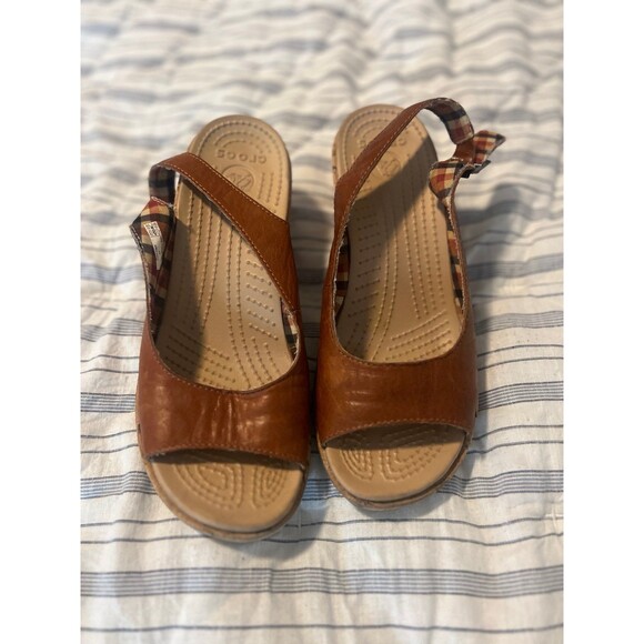 Crocs A-Leigh Women’s Brown Leather Open Toe Wedge Sandal Size 7 - Picture 8 of 9